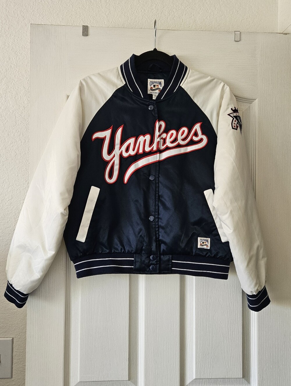 Vintage New York Yankees Two-Tone Satin Bomber Jacket - Navy & White